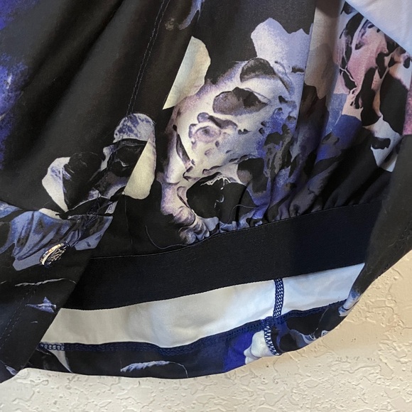 Jones New York Floral V-Neck active Bra - Black and Purple - Picture 5 of 9